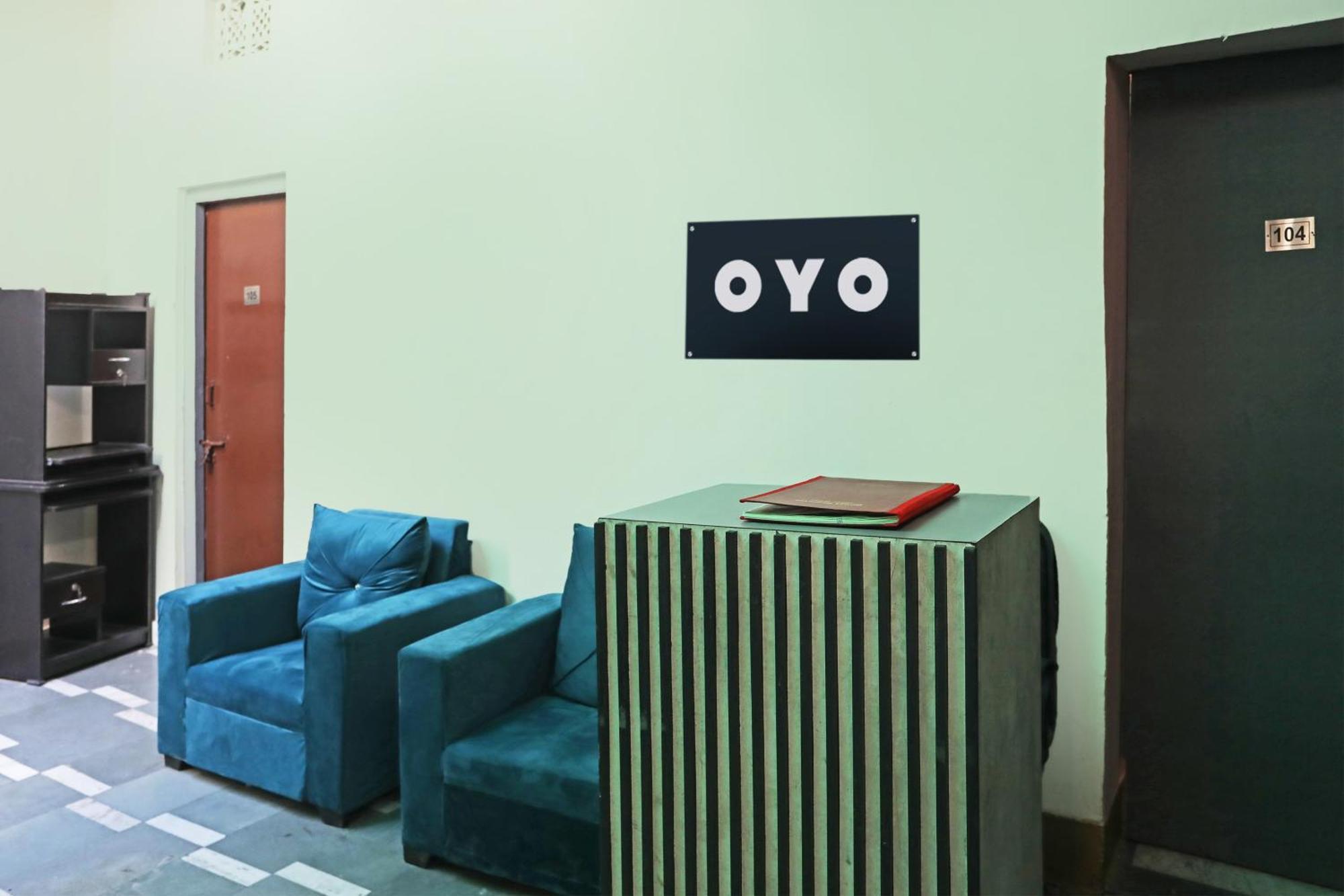 Oyo Kashish Palace Ню Делхи Екстериор снимка