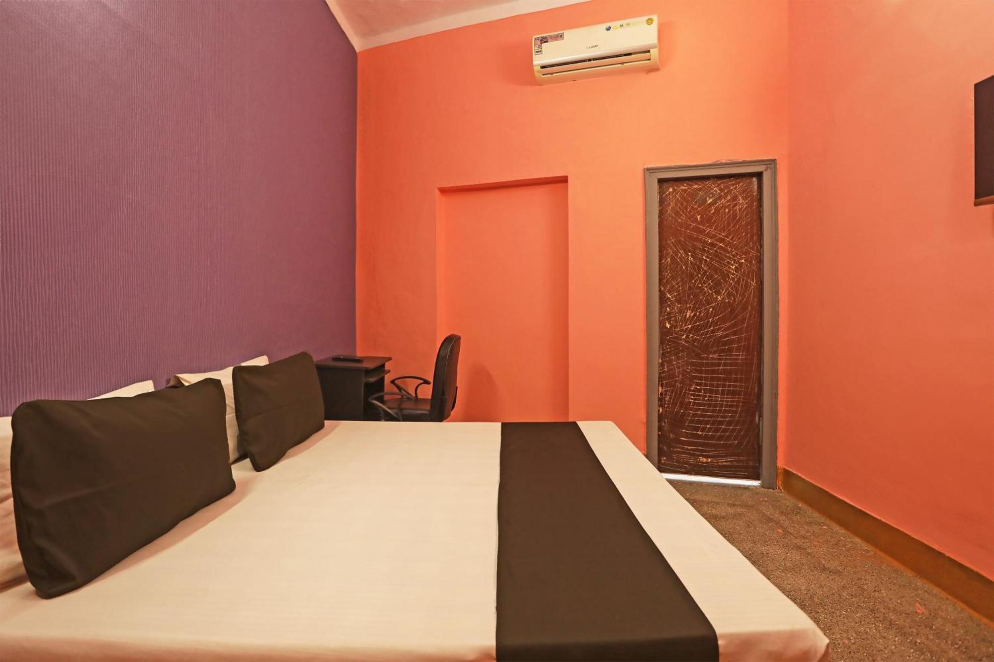 Oyo Kashish Palace Ню Делхи Екстериор снимка